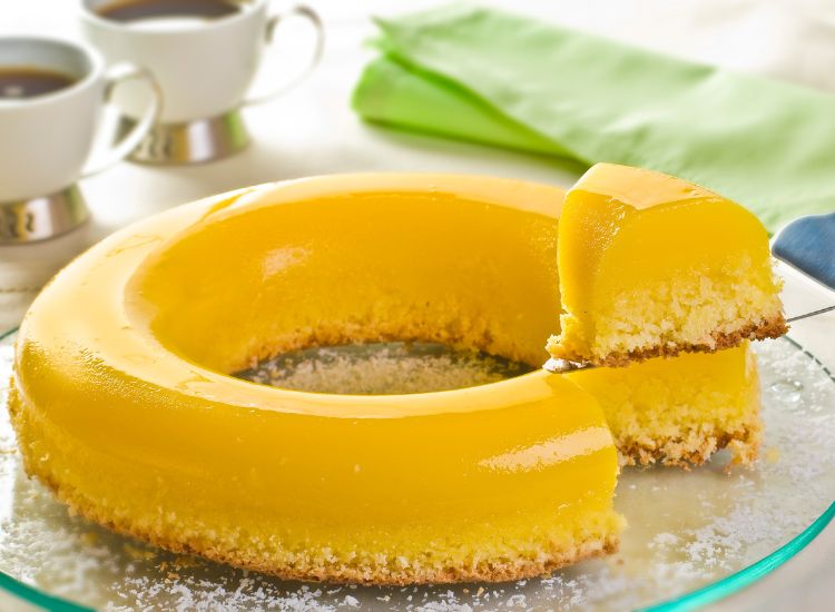 Qindim brésilien – Gâteau de coco et flan aux œufs